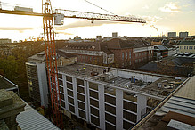 Nach dem Auszug der Badischen Landesbibliothek und des Generallandesarchivs beginnt der Abriss des Westflügels ab November 2013.