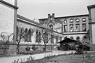Hoffassade des im 2. Weltkrieg zerstörten Westflügels