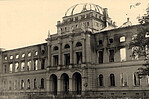 Das Naturkundemuseum Karlsruhe nach dem Bombenangriff in der Nacht vom 2. auf den 3. September 1942